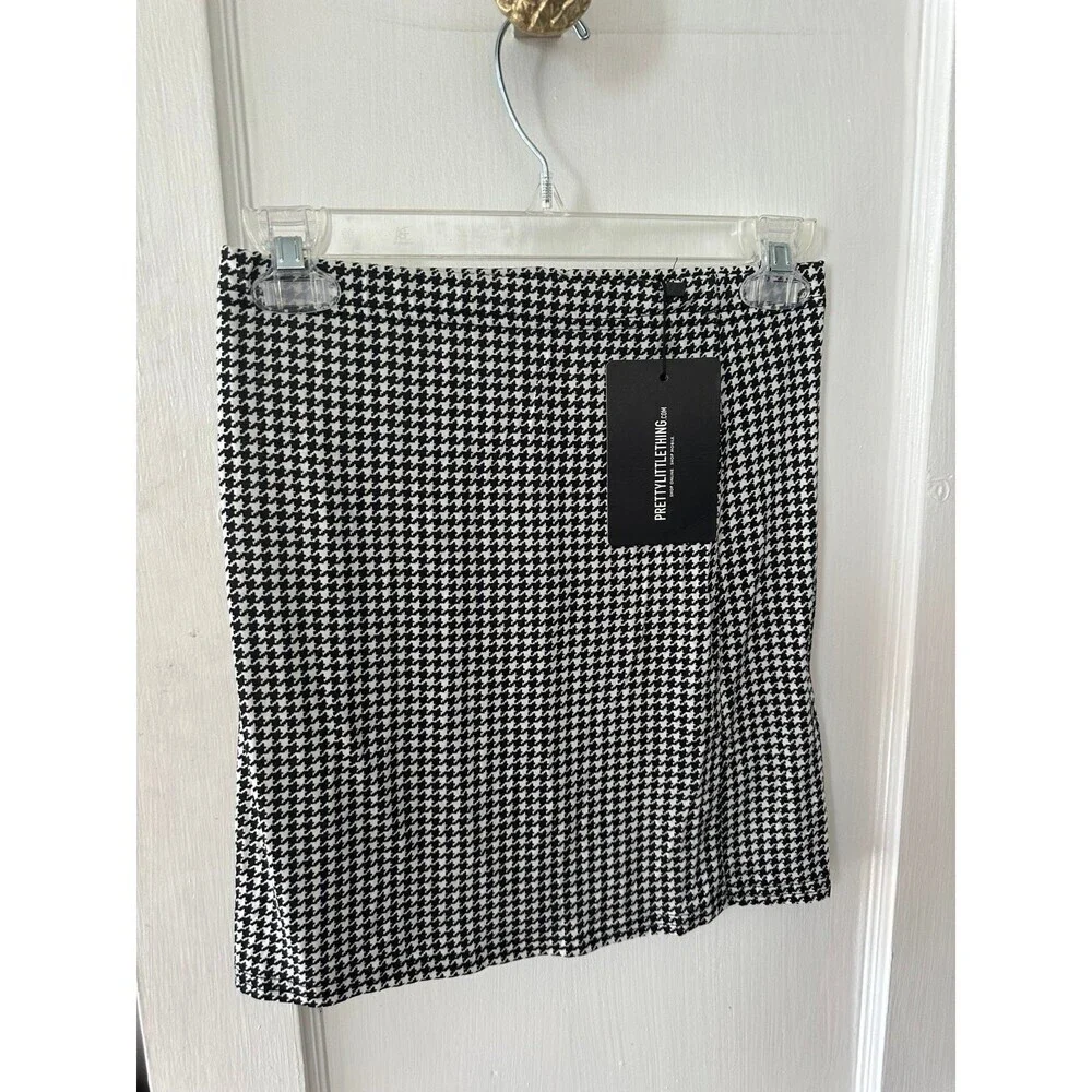 PrettyLittleThing Women’s size 6 Houndstooth Skirt